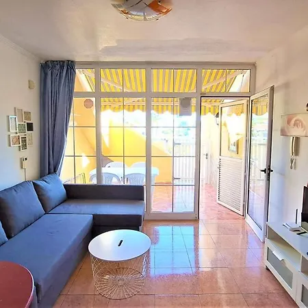 With Swimmingpool, Wifi And Free Parking In Apartment *
